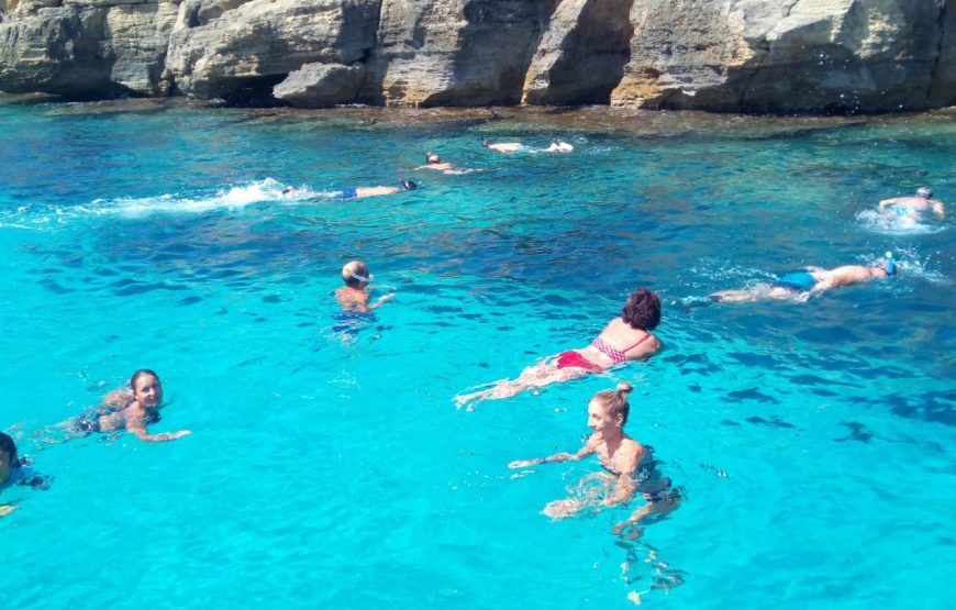 Favignana in barca con Salvo
